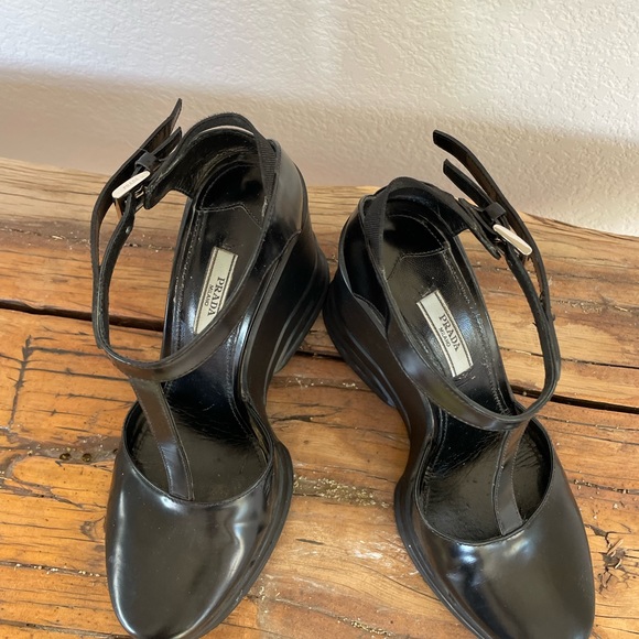 Prada T strap platform Mary Janes - Picture 4 of 8